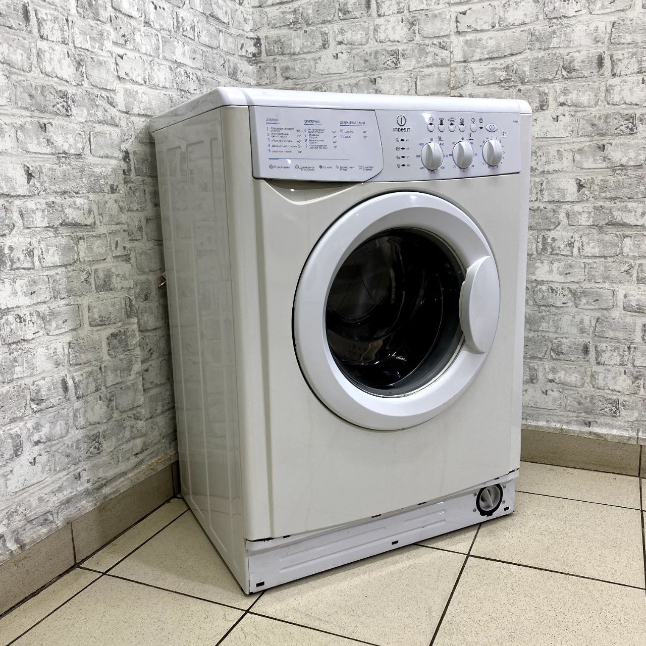 Indesit  WIL 85 (3)