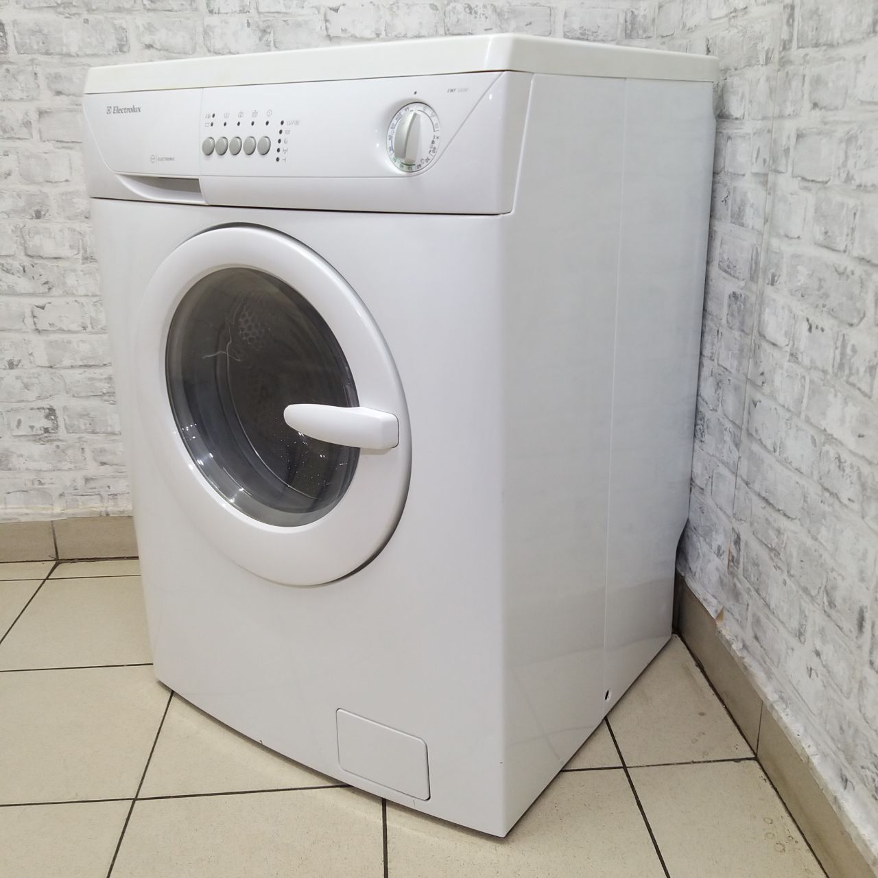 Electrolux EWF1030 (2)