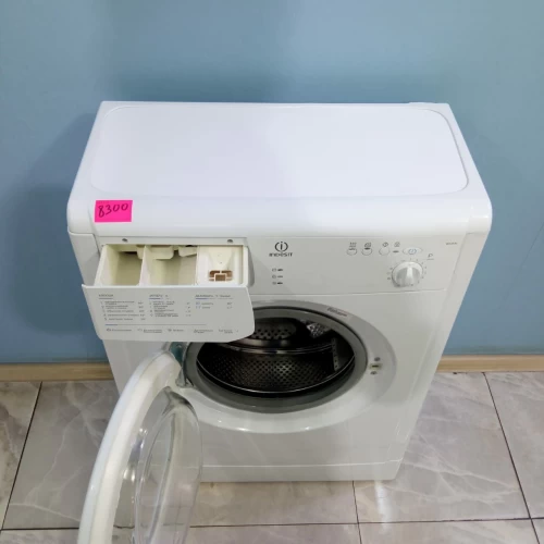Indesit WIUN 81 (CIS) (4)
