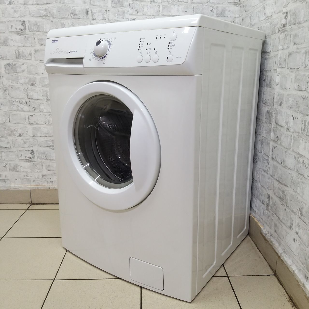 Zanussi ZWG5101 (3)