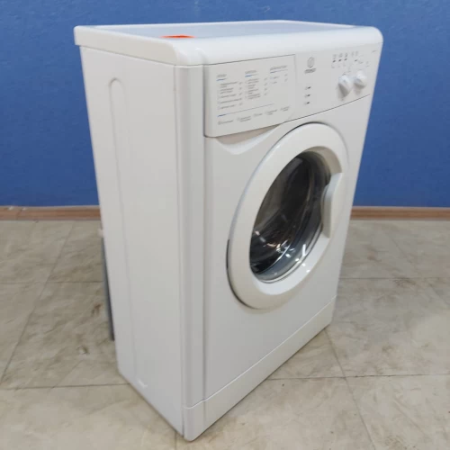 Indesit WIUN 103(CIS) (3)