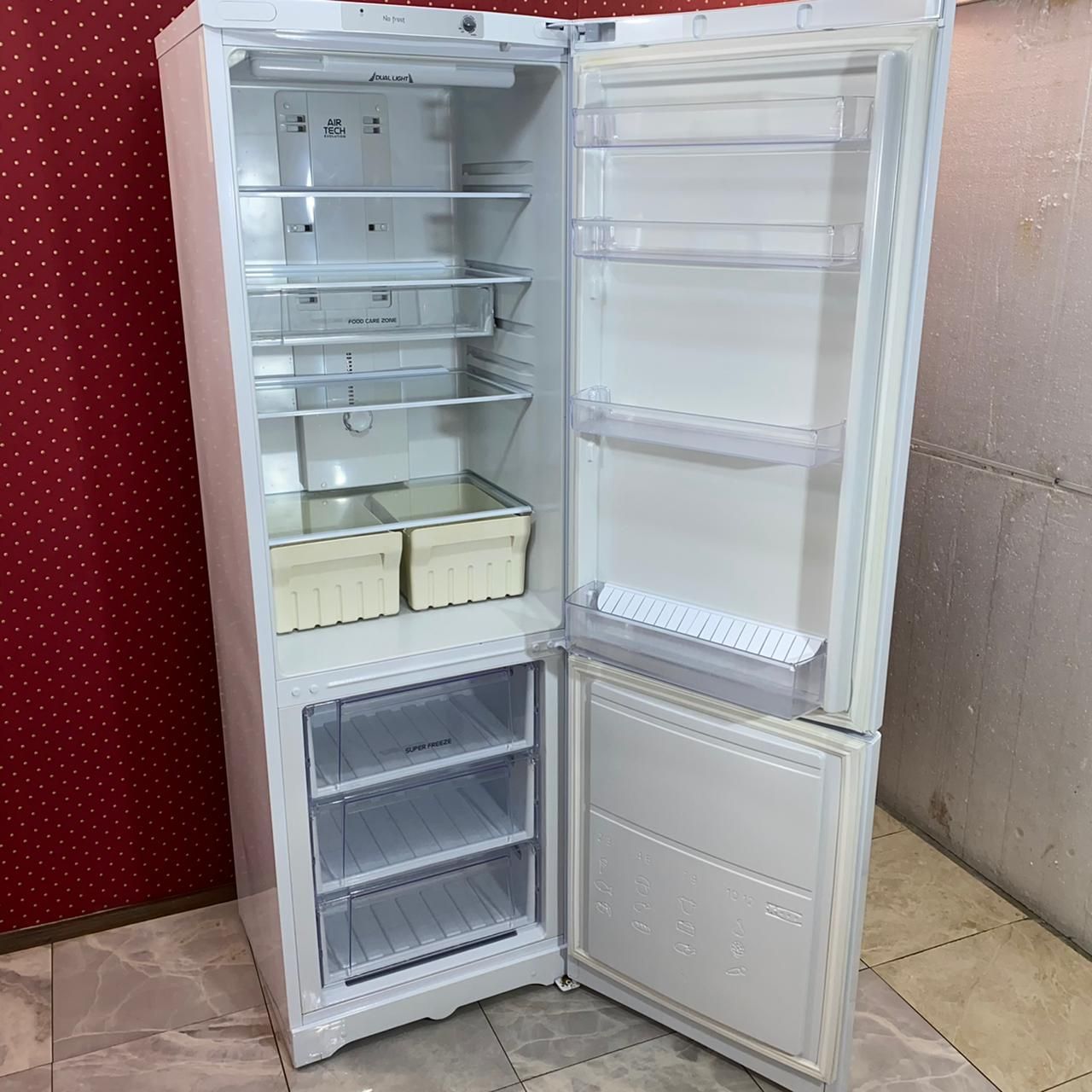 Hotpoint Ariston HBM1180 (4)