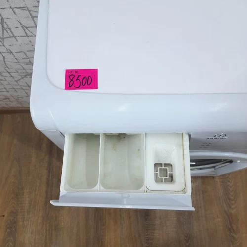 Indesit WIUN81(CSI) (4)