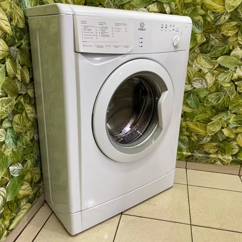 Indesit WIUN 81 (CSI) (2)