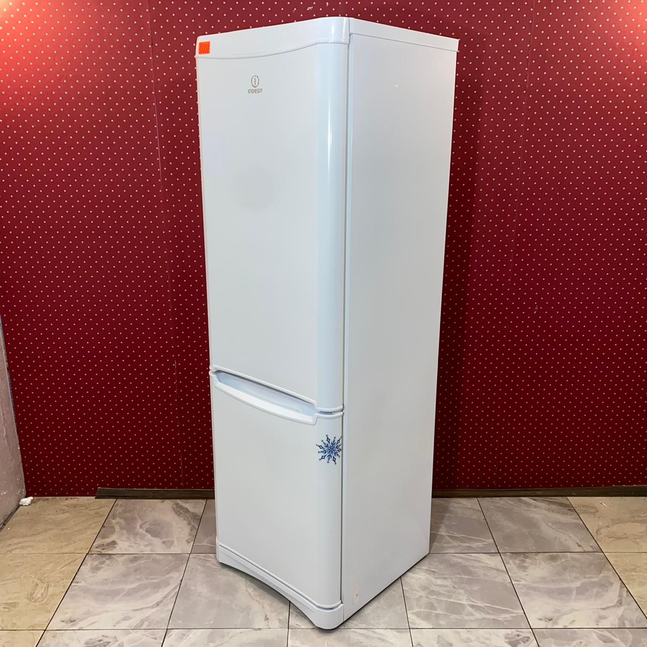 Indesit B18FNF.025 - Холодильники с нижней морозильной камерой