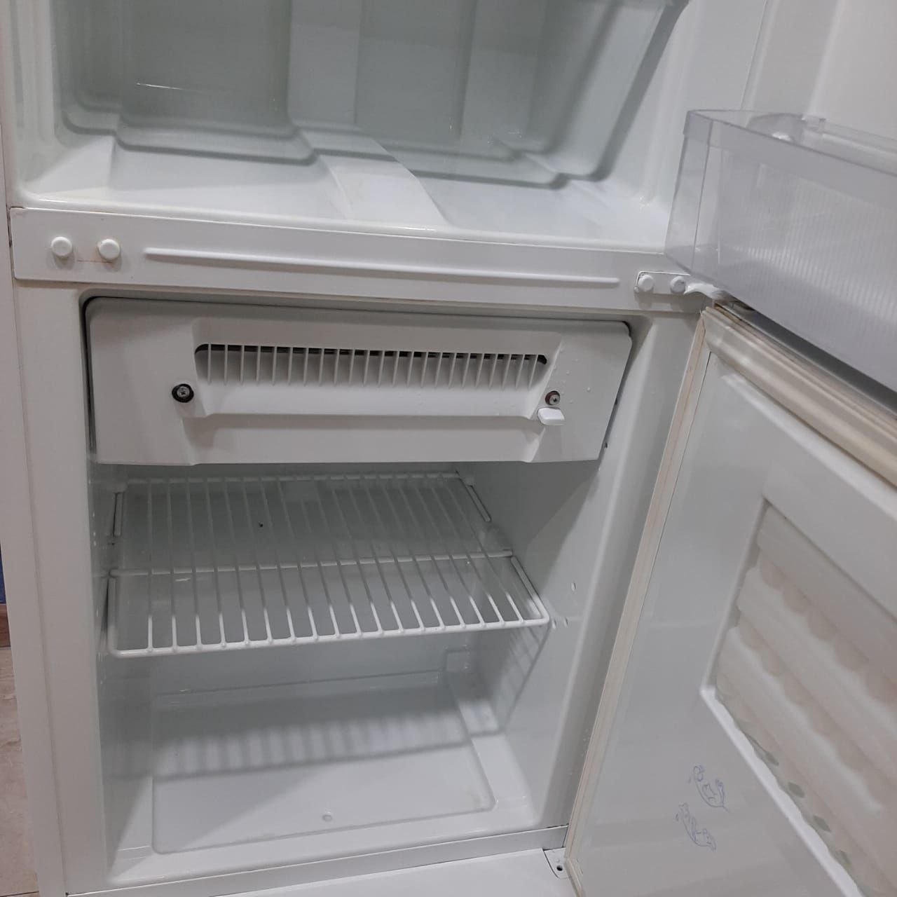 Indesit С132NFG.016 (5)