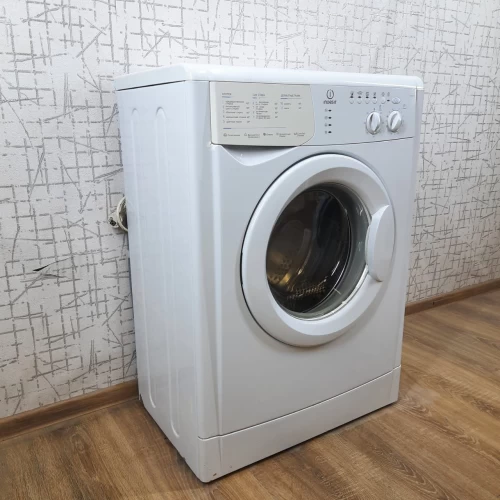 Indesit WISL105(CIS) (3)