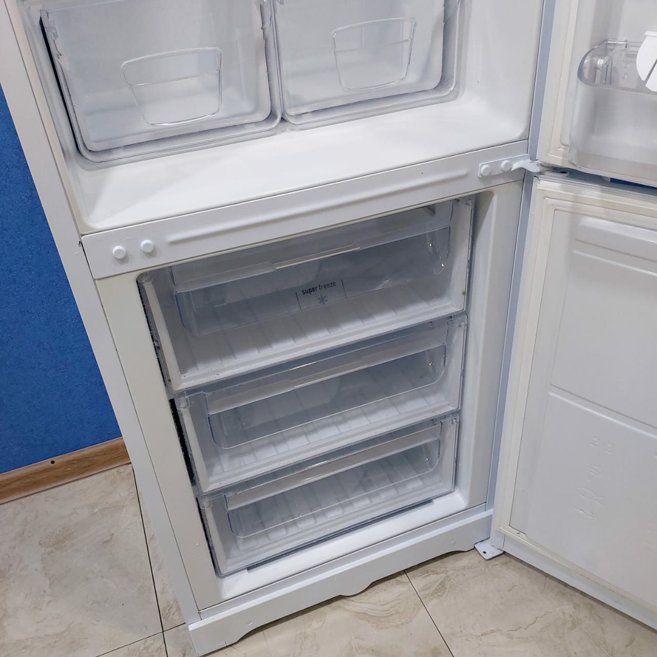 Hotpoint Ariston HBM1181.4F (5)