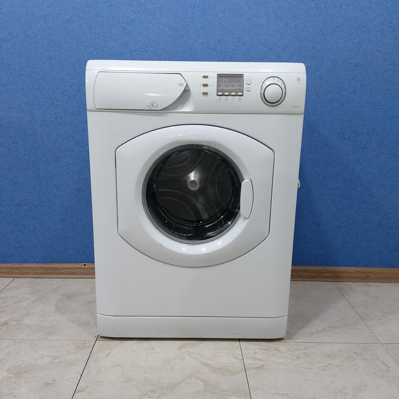 Hotpoint Ariston  AVSF120 ER (1)