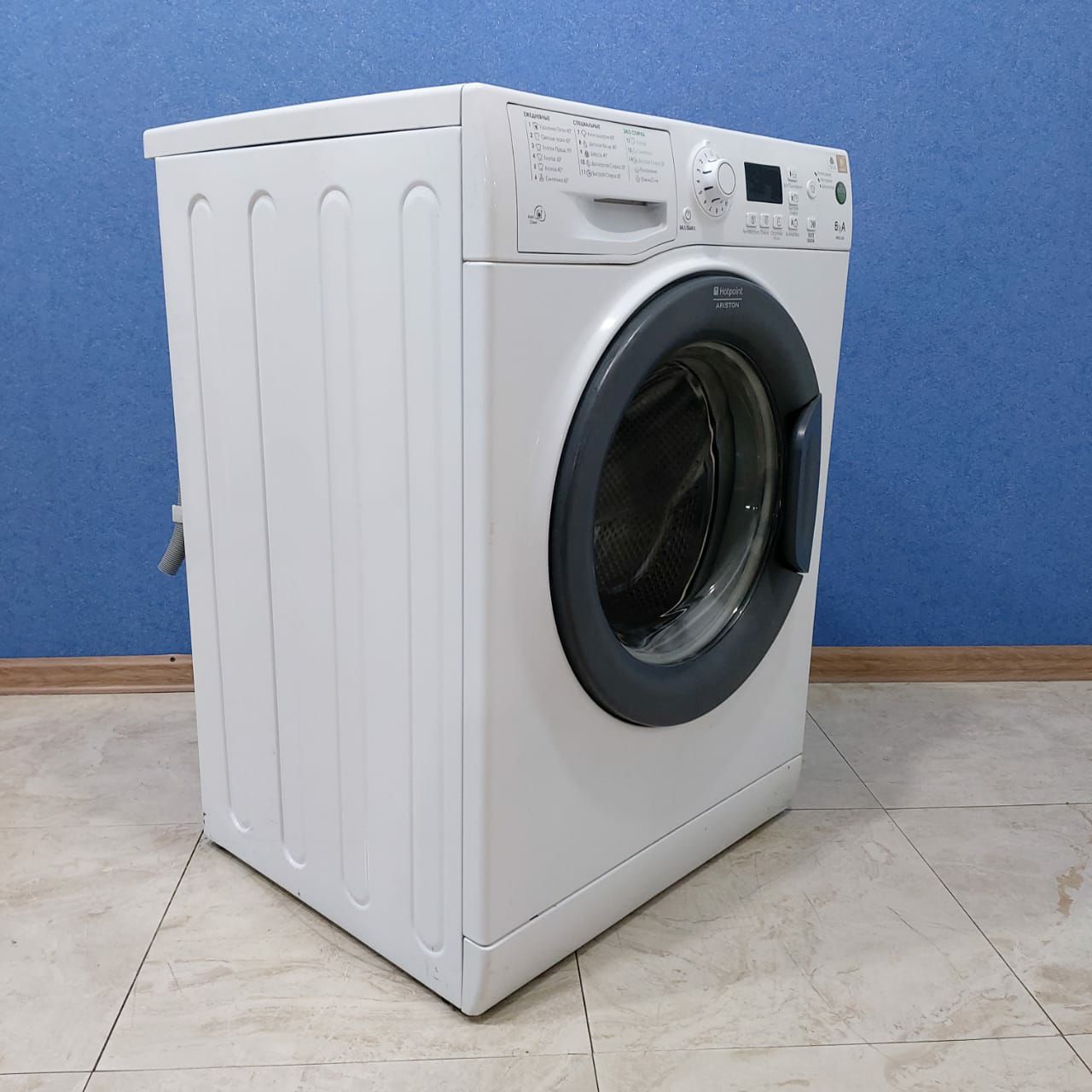 Hotpoint Ariston WMG720B (2)