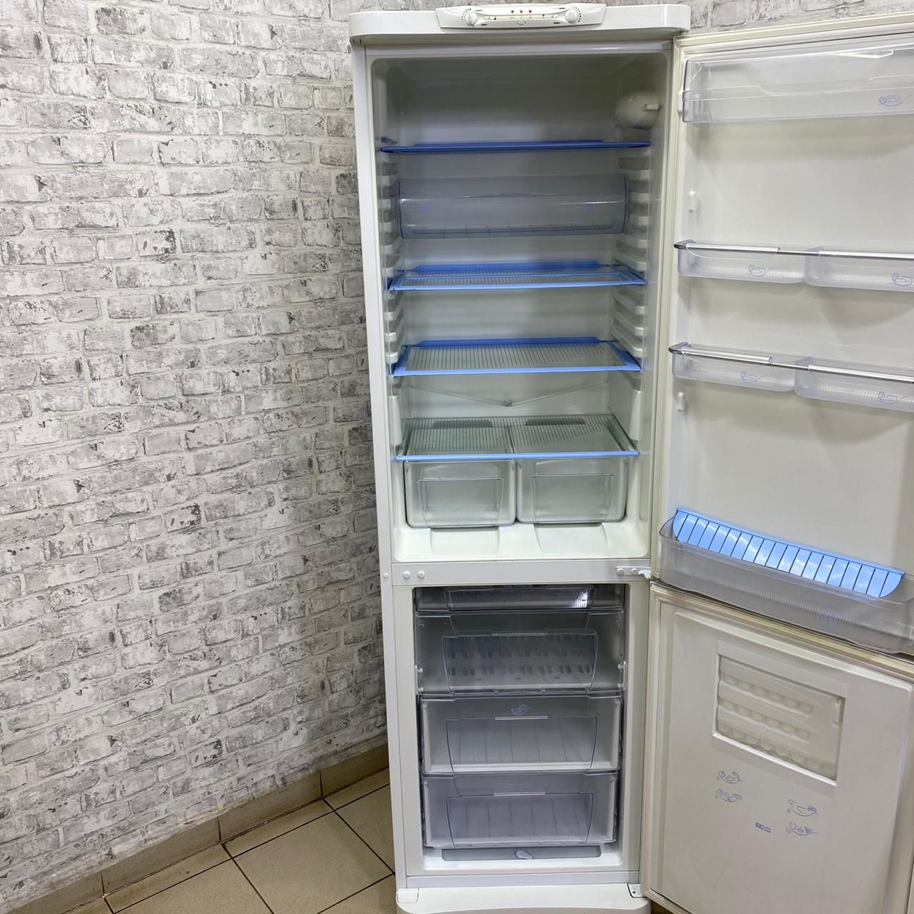 Indesit C240G.016 (5)