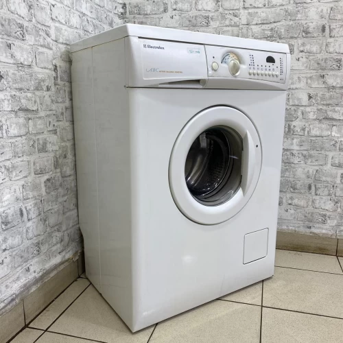 Electrolux EWS 1046 (2)