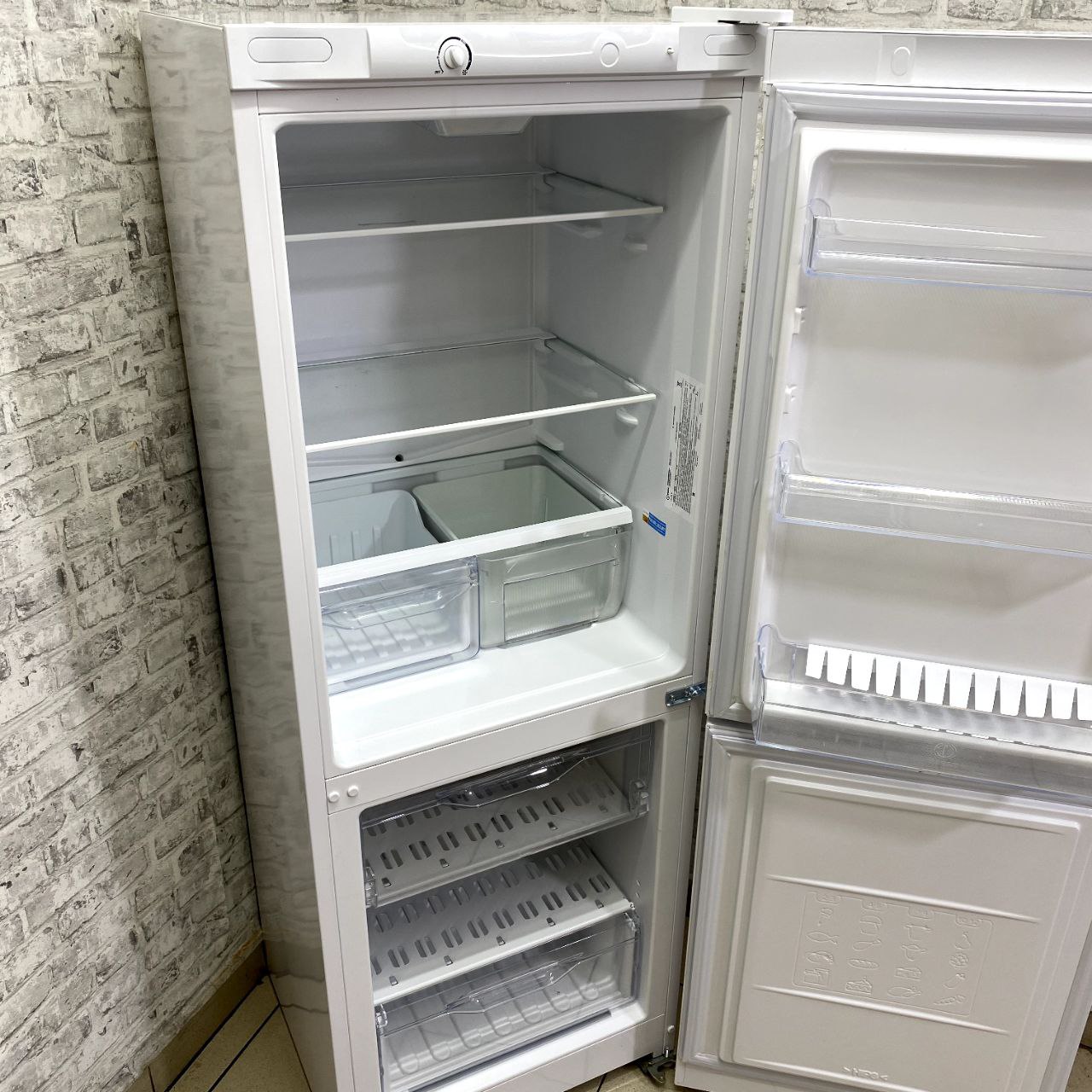 Indesit DS 316 W (5)