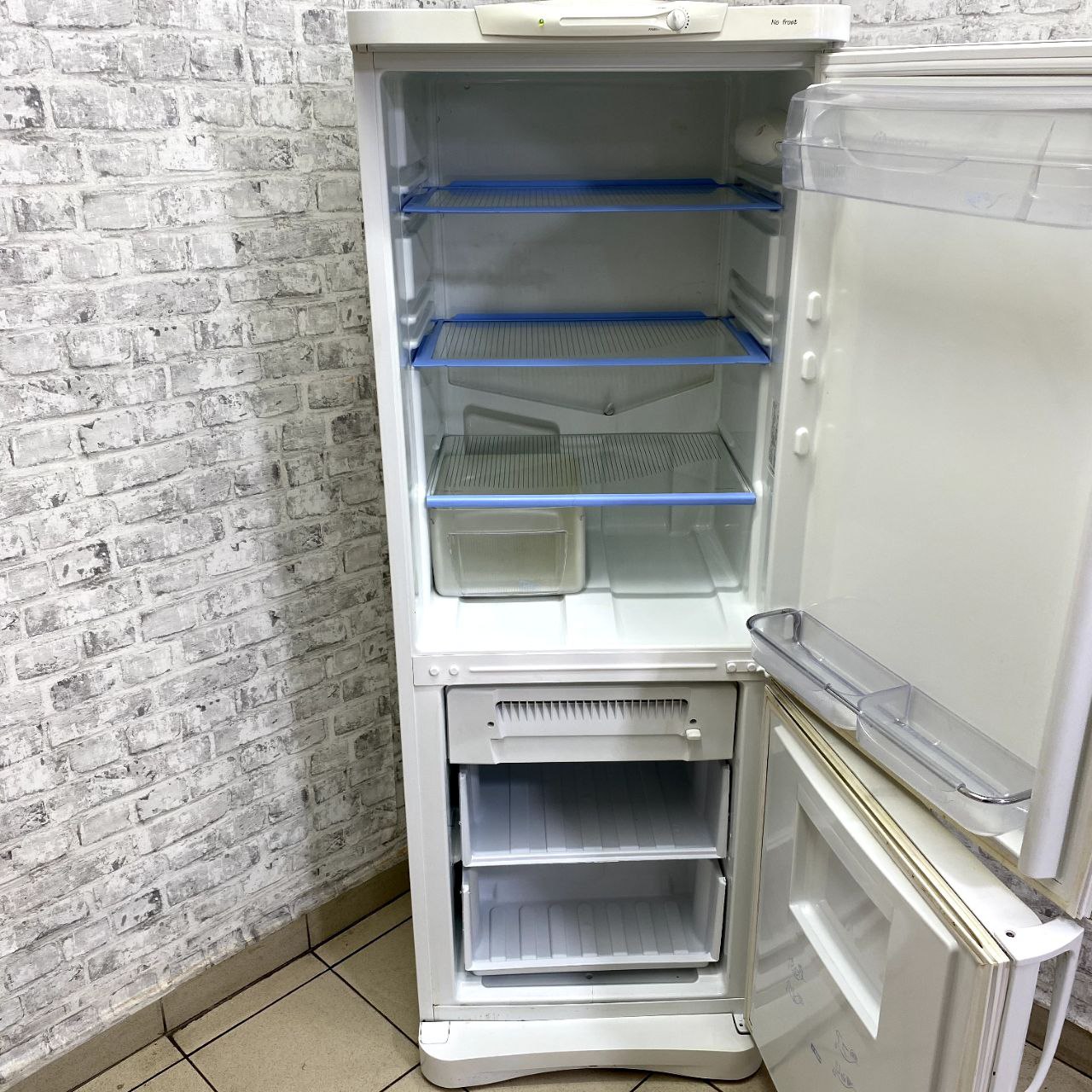 Indesit C132NFG.016 (5)