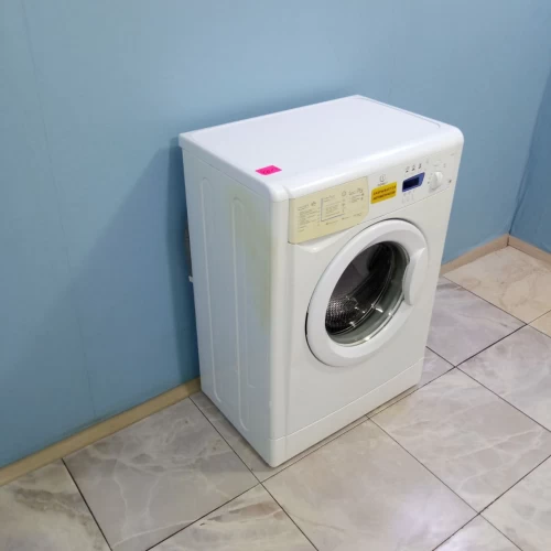 Indesit WISE 10 (3)