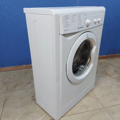 Indesit IWUC 4105(CIS) (2)