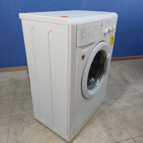 Indesit WISL83(CSI) (3)