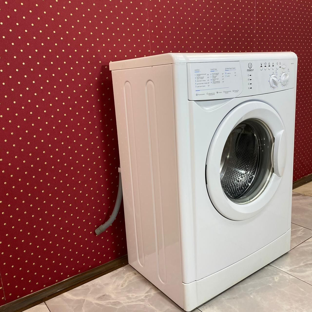 Indesit  WISL 102 (2)