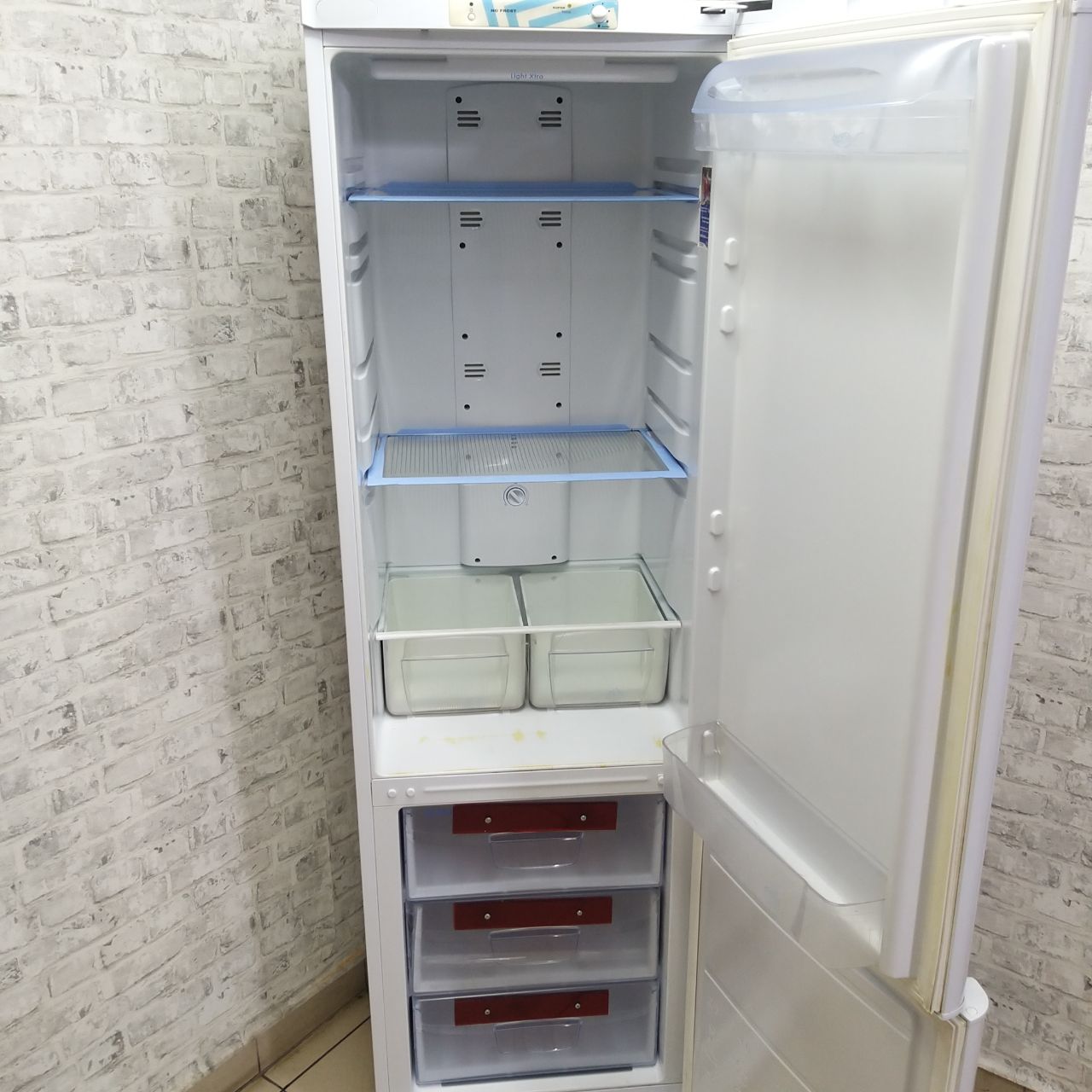 Indesit B20FNF.025 (4)