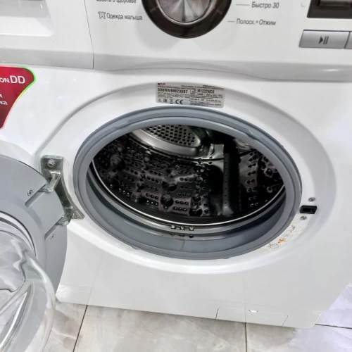 LG M1222WD3 (5)