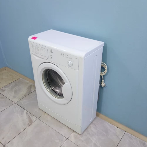 Indesit  WIUN 8 1 (2)