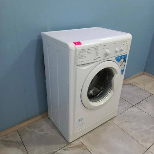 Indesit IWSC 6105 (3)