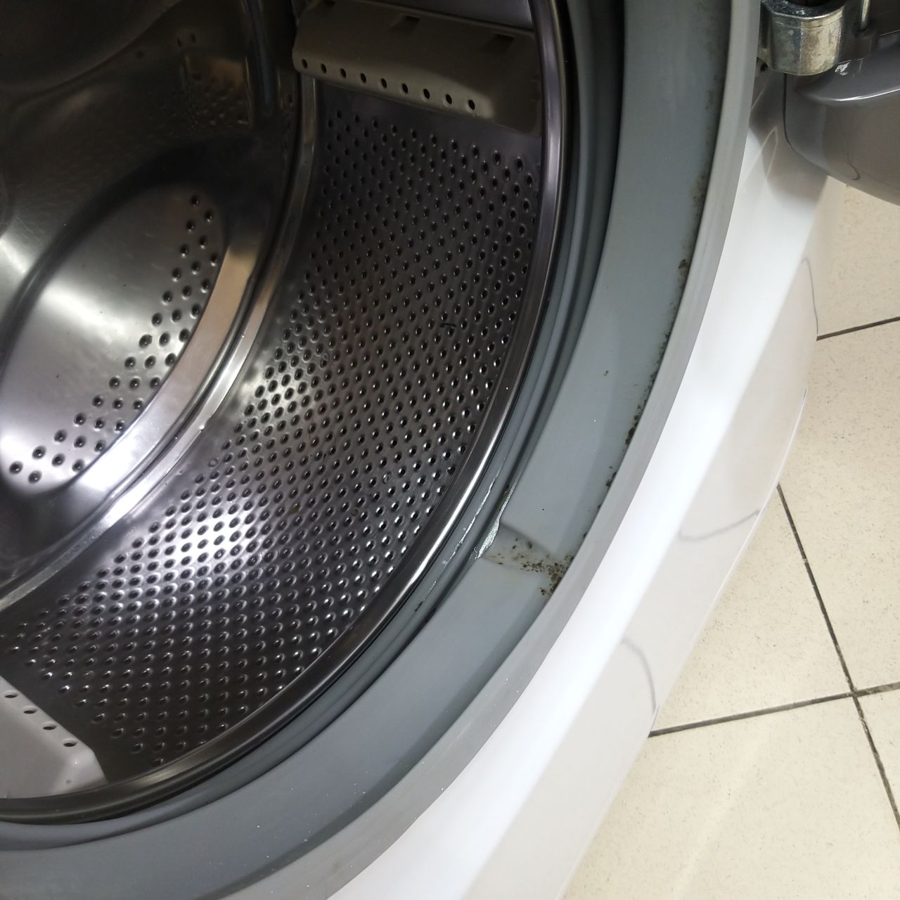 Hotpoint-Ariston AQS1D 09  (5)