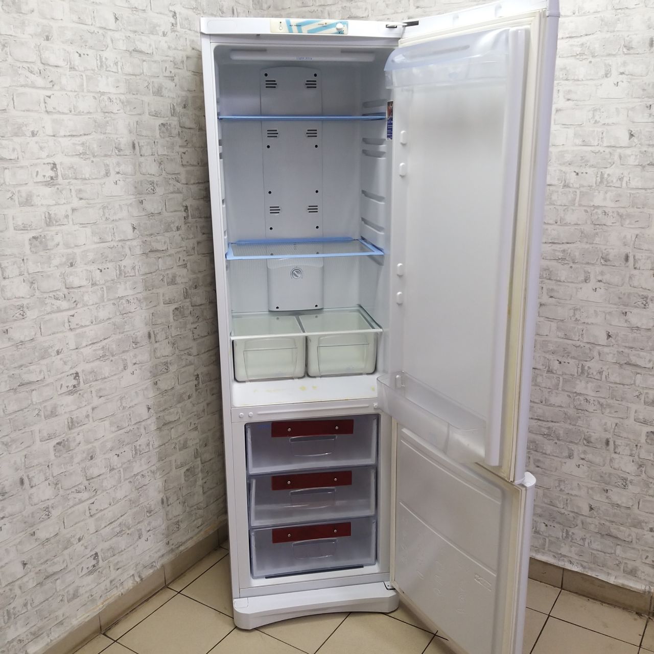 Indesit B20FNF.025 (5)