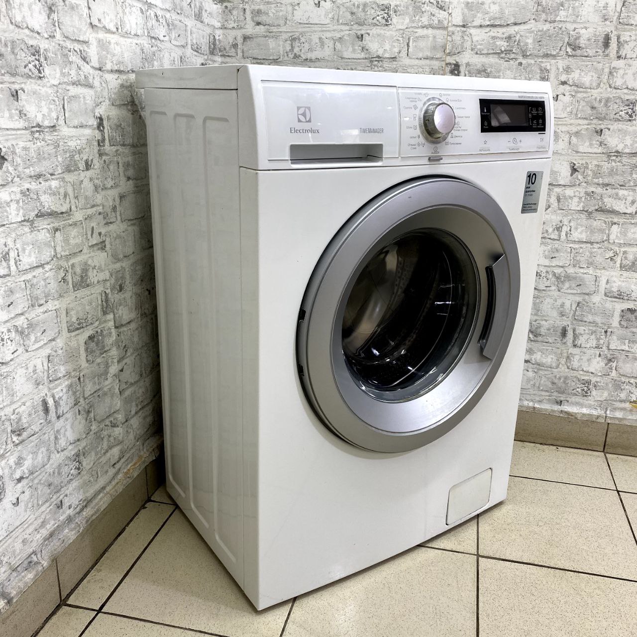 Electrolux EWS1477FDW (2)