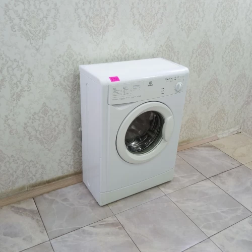 Indesit WIU 81 (CIS) (3)