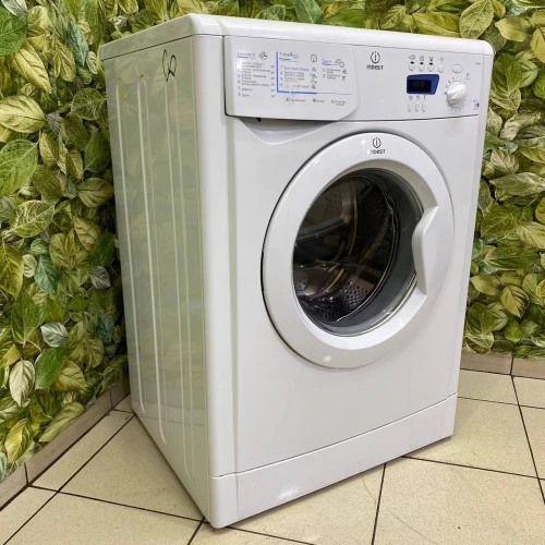 Indesit IWB 5103 (CIS) (2)