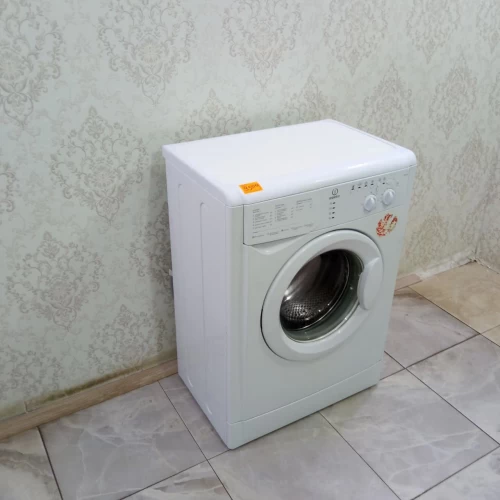 Indesit WISN 81 (2)