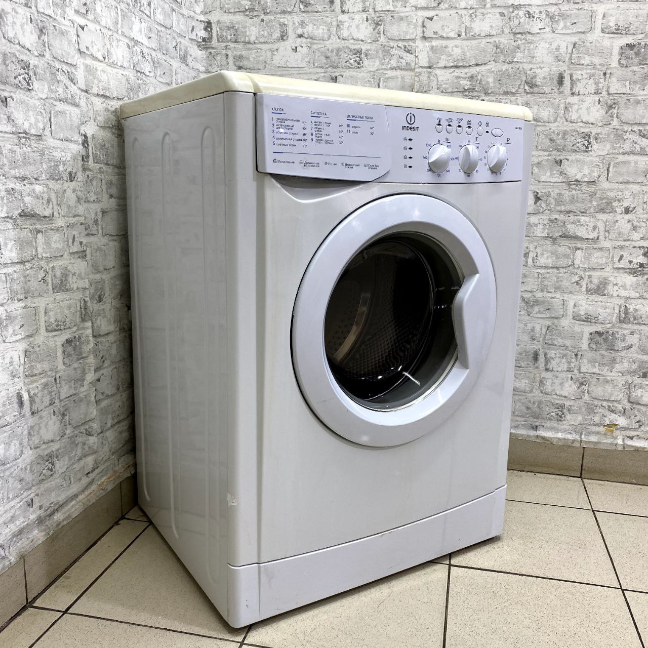 Indesit WIL 102 X R  (3)