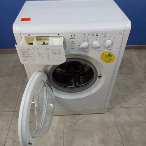 Indesit WISL83(CSI) (4)