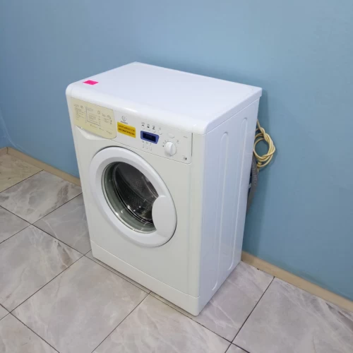 Indesit WISE 10 (2)