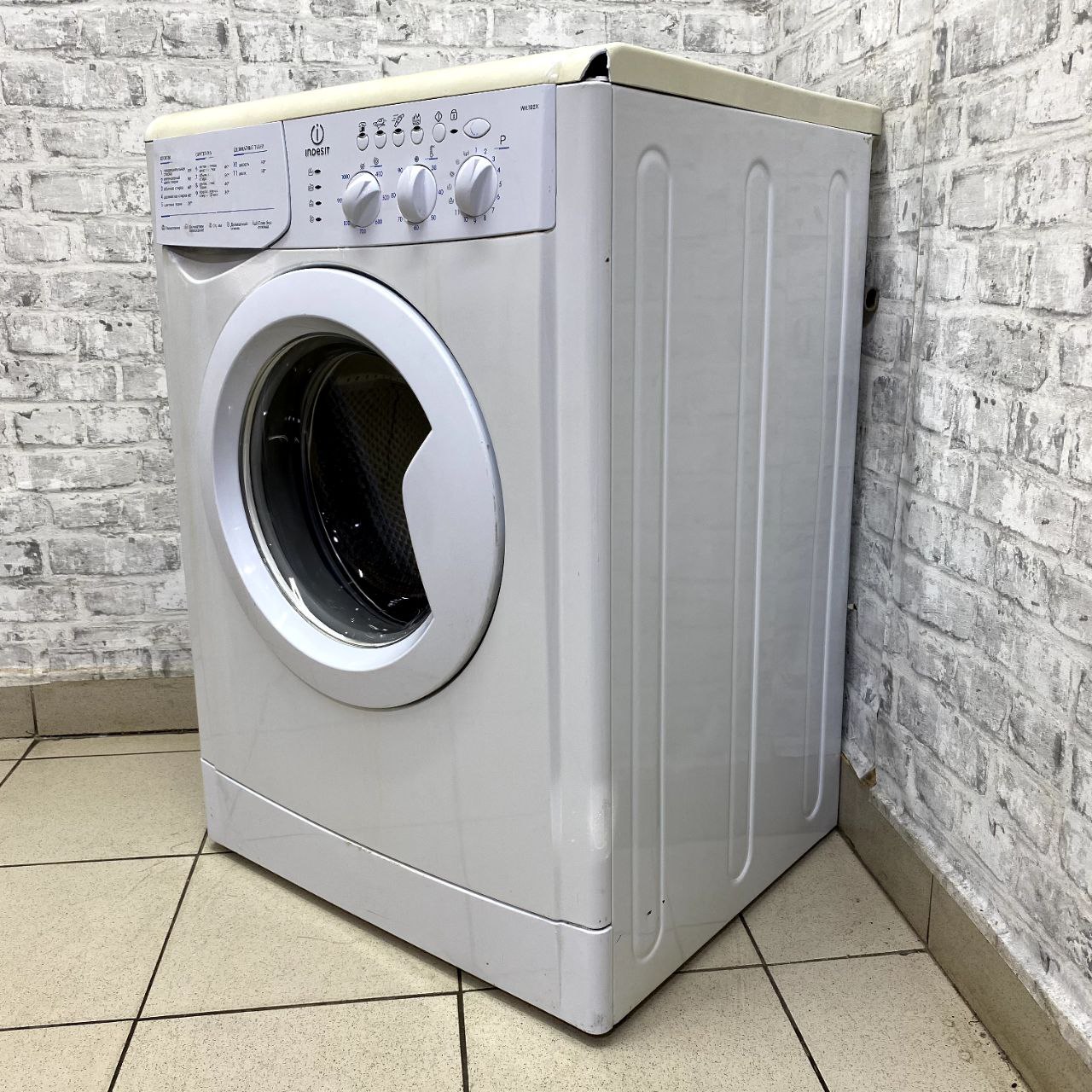 Indesit WIL 102 X R  (2)