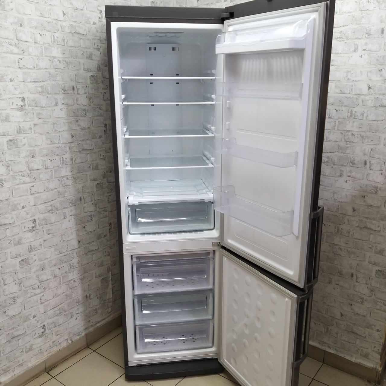 Холодильник Samsung  (5)
