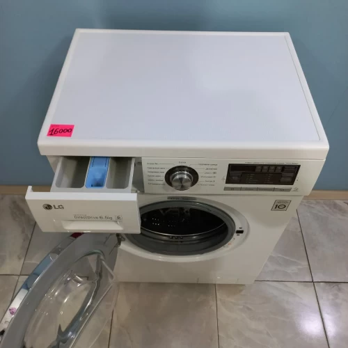 LG M1222WD3 (4)
