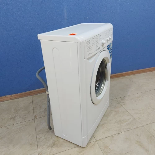 INDESIT IWUC 3105(CIS) (2)