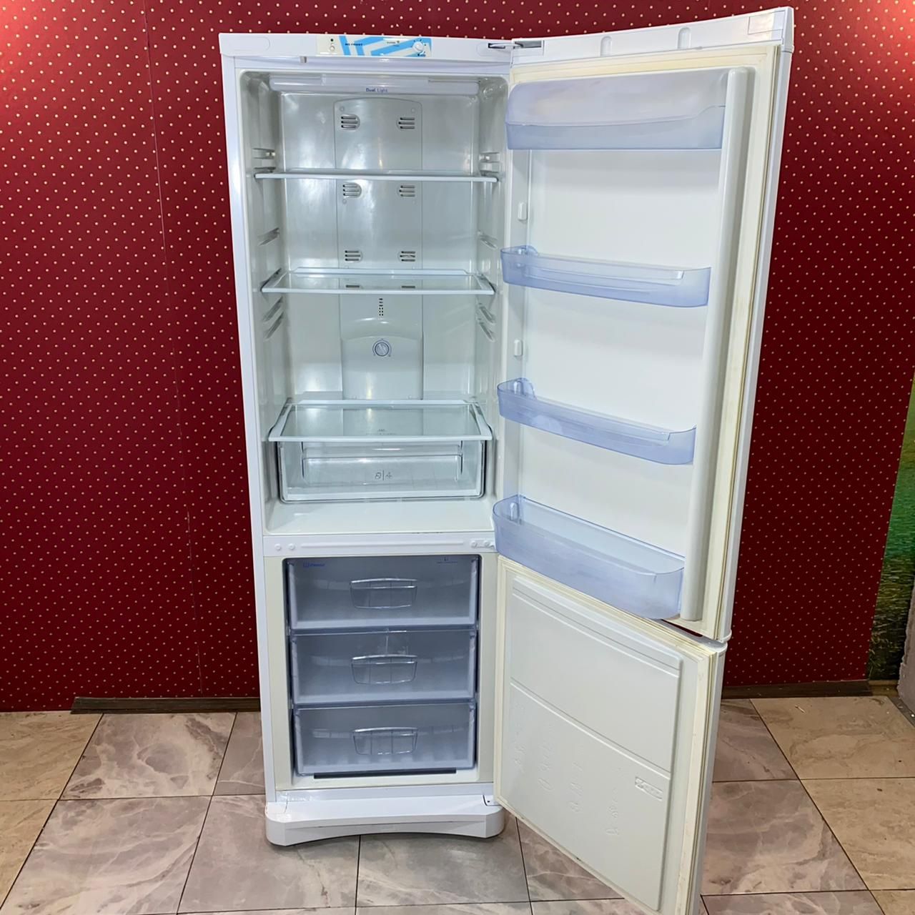 Indesit B18FNF.025 (4)