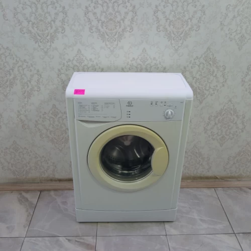 Indesit WIUN 8