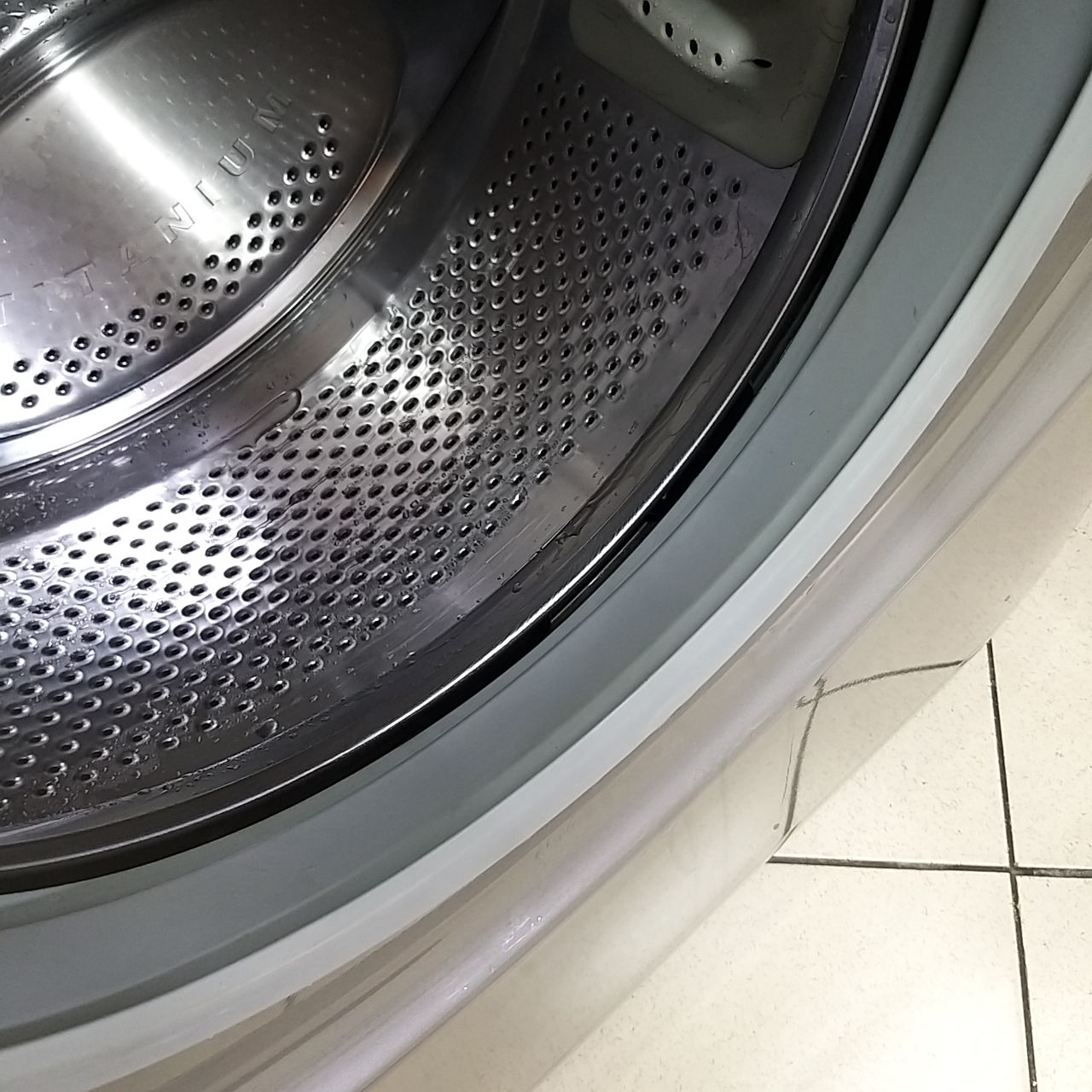 Hotpoint Ariston  QWSE7129 SS CIS (5)