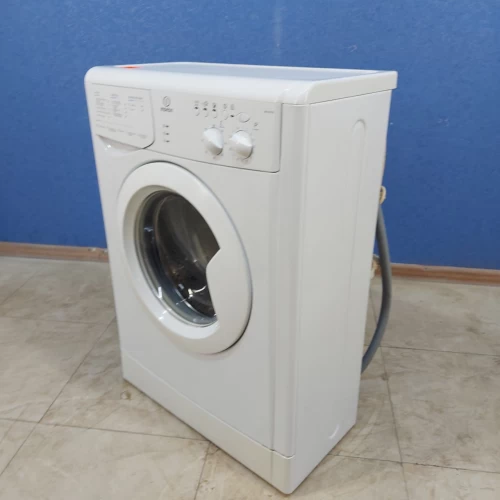 Indesit WIUN 103(CIS) (2)