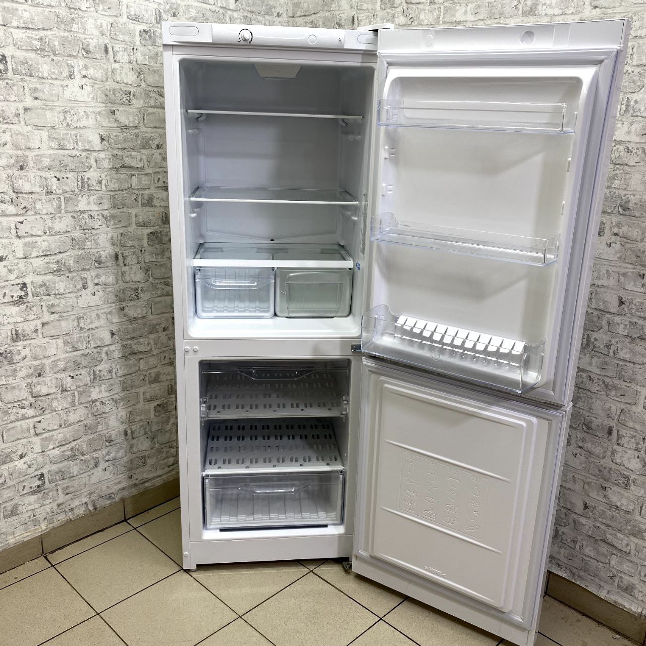 Indesit DS 316 W (4)