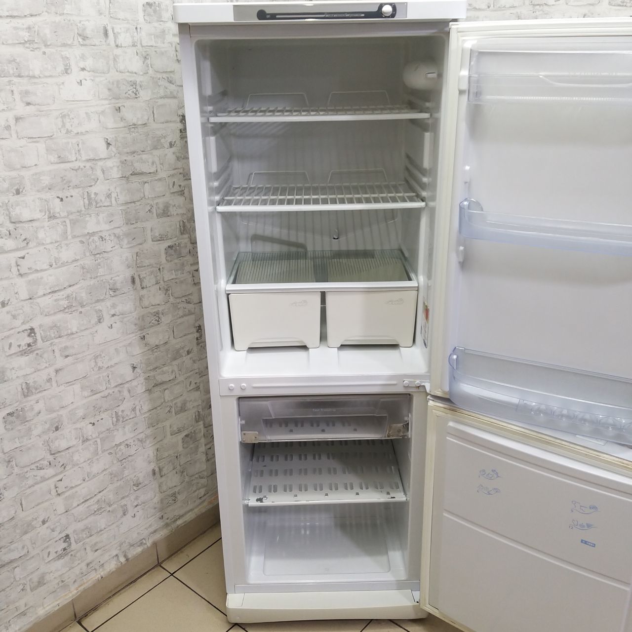 Холодильник Indesit (5)