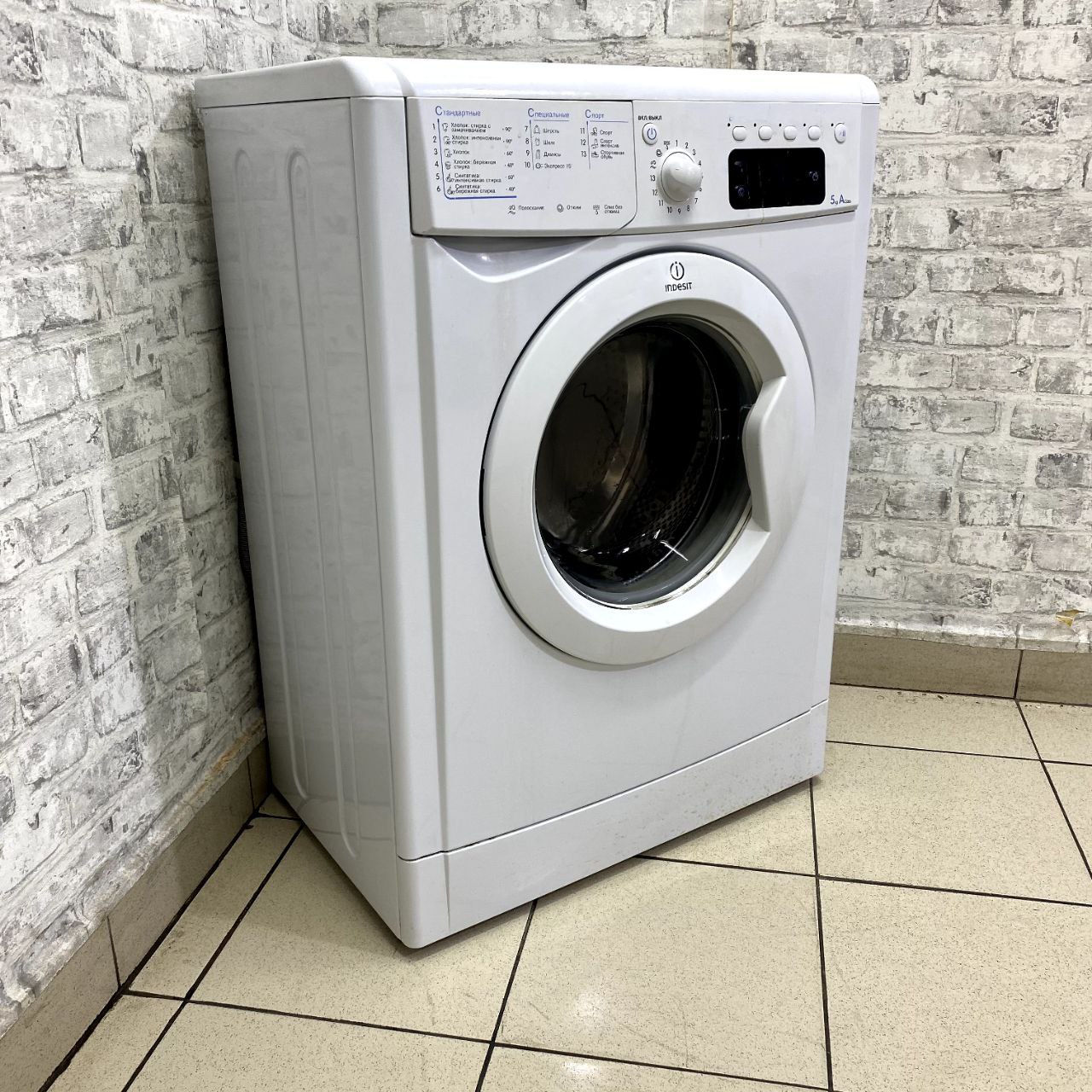 Indesit IWSE 5105 (2)