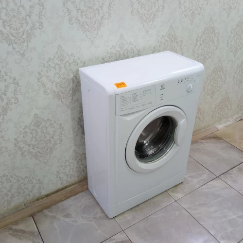 Indesit WIUN  81 (3)