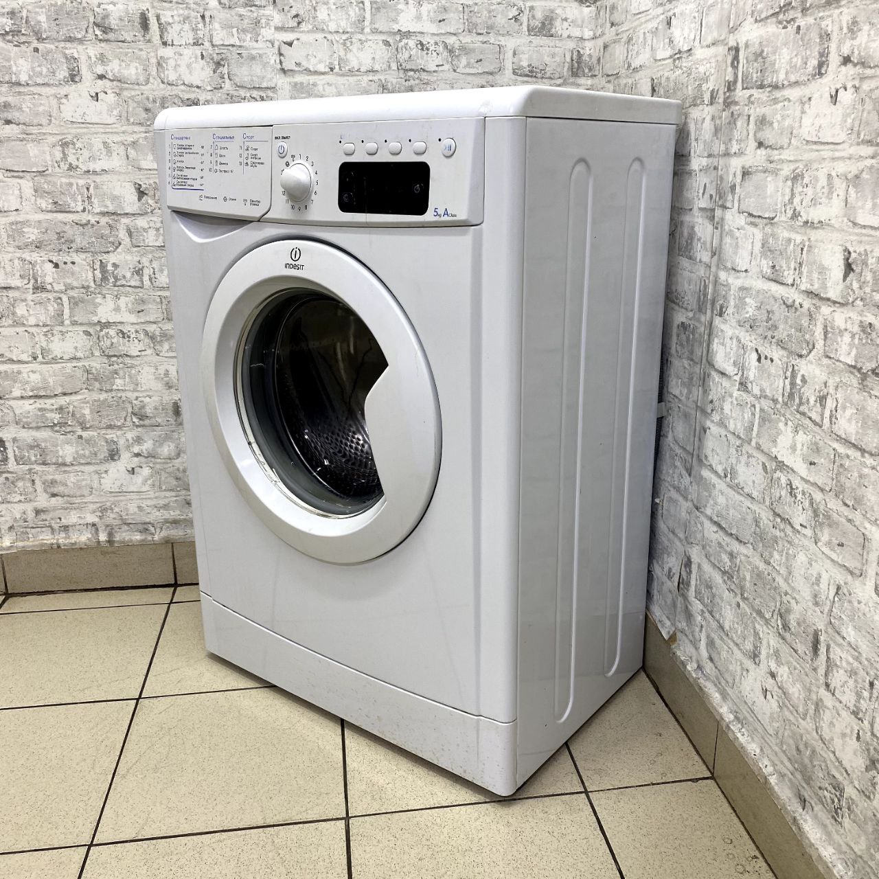 Indesit IWSE 5105  (3)