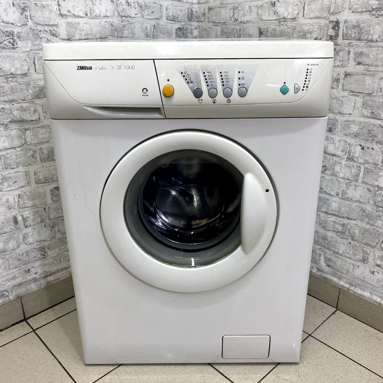 Zanussi FE 1024 N (1)