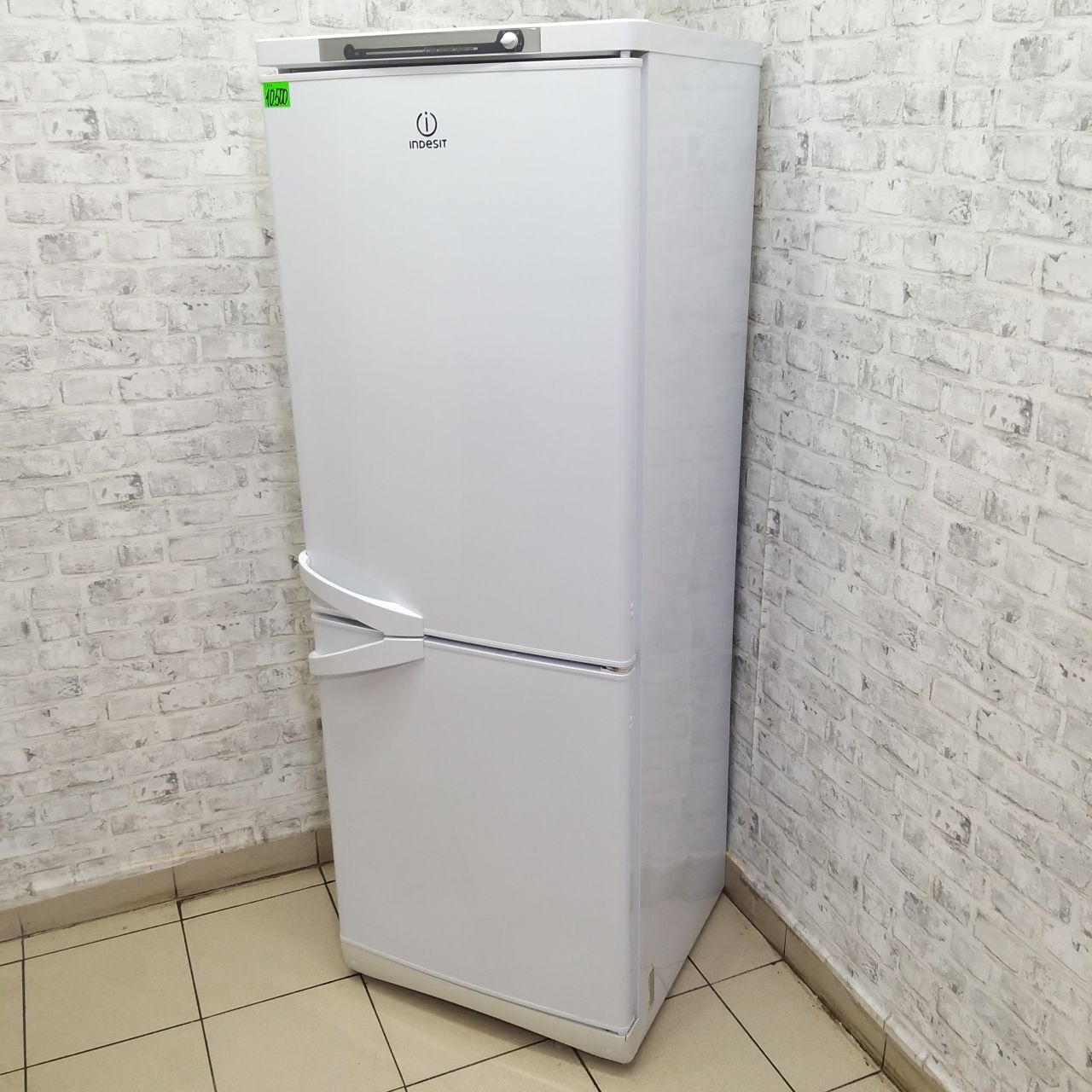 Холодильник Indesit (3)